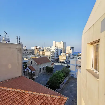 Downtown & Two-bedrooms * לרנקה