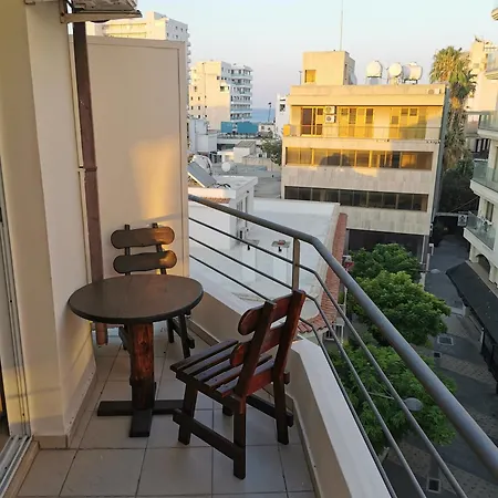 Downtown & Two-bedrooms Lejlighed *
