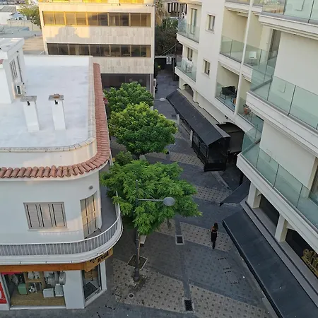 Downtown & Two-bedrooms * ラルナカ