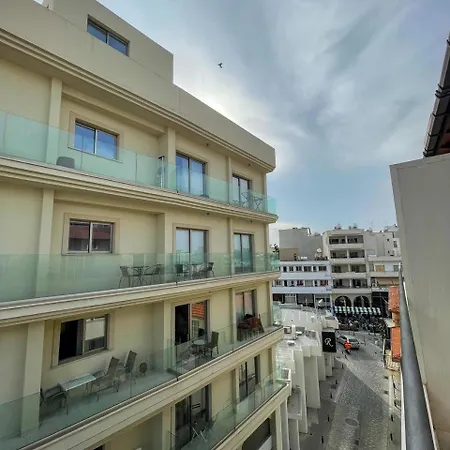 Downtown & Two-bedrooms *