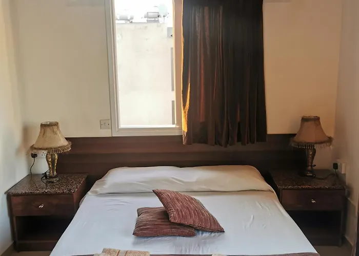 Downtown & Two-bedrooms * 拉纳卡