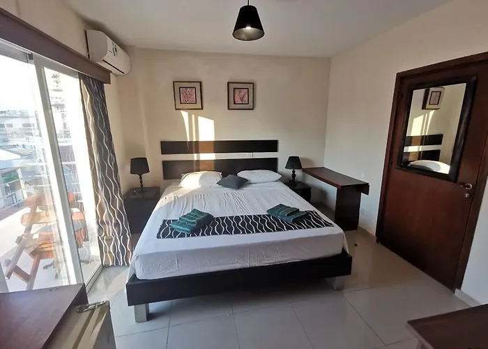 Downtown & Two-bedrooms 拉纳卡