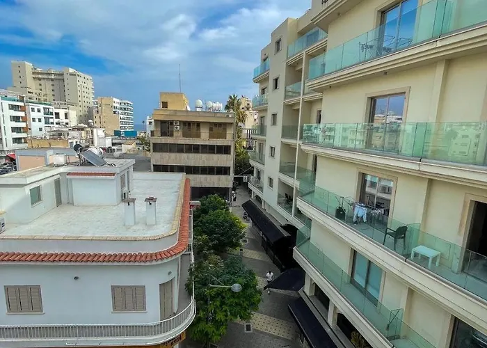 Downtown & Two-bedrooms * 拉纳卡